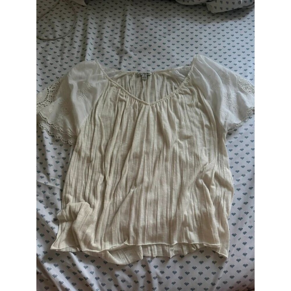 American Eagle Flowy Blouse